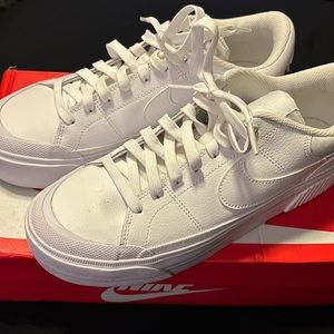 Nike Court Legacy Lift